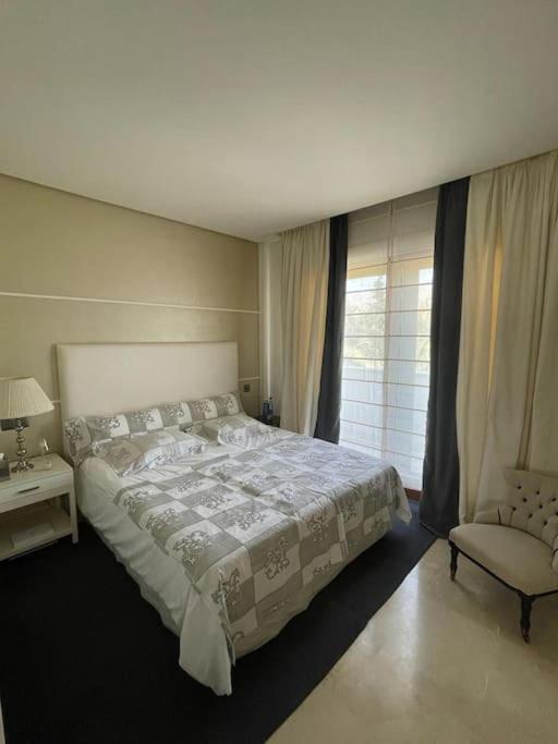 Lägenhet Luxurious And Light 3 Bedroom Penthouse Estepona