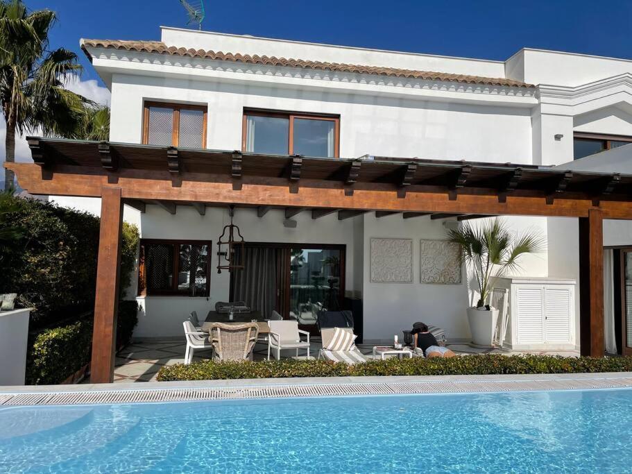 Lägenhet Luxurious And Light 3 Bedroom Penthouse Estepona